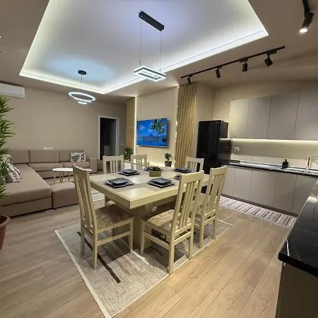 Apartment Modern Penthouse With Outdoor Living And Views