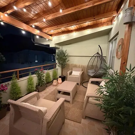 Modern Penthouse With Outdoor Living And Views Apartament